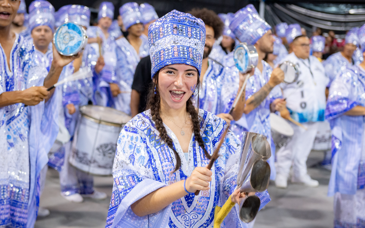 torcida-jovem-carnaval-sp-liga-escolinha-bateria