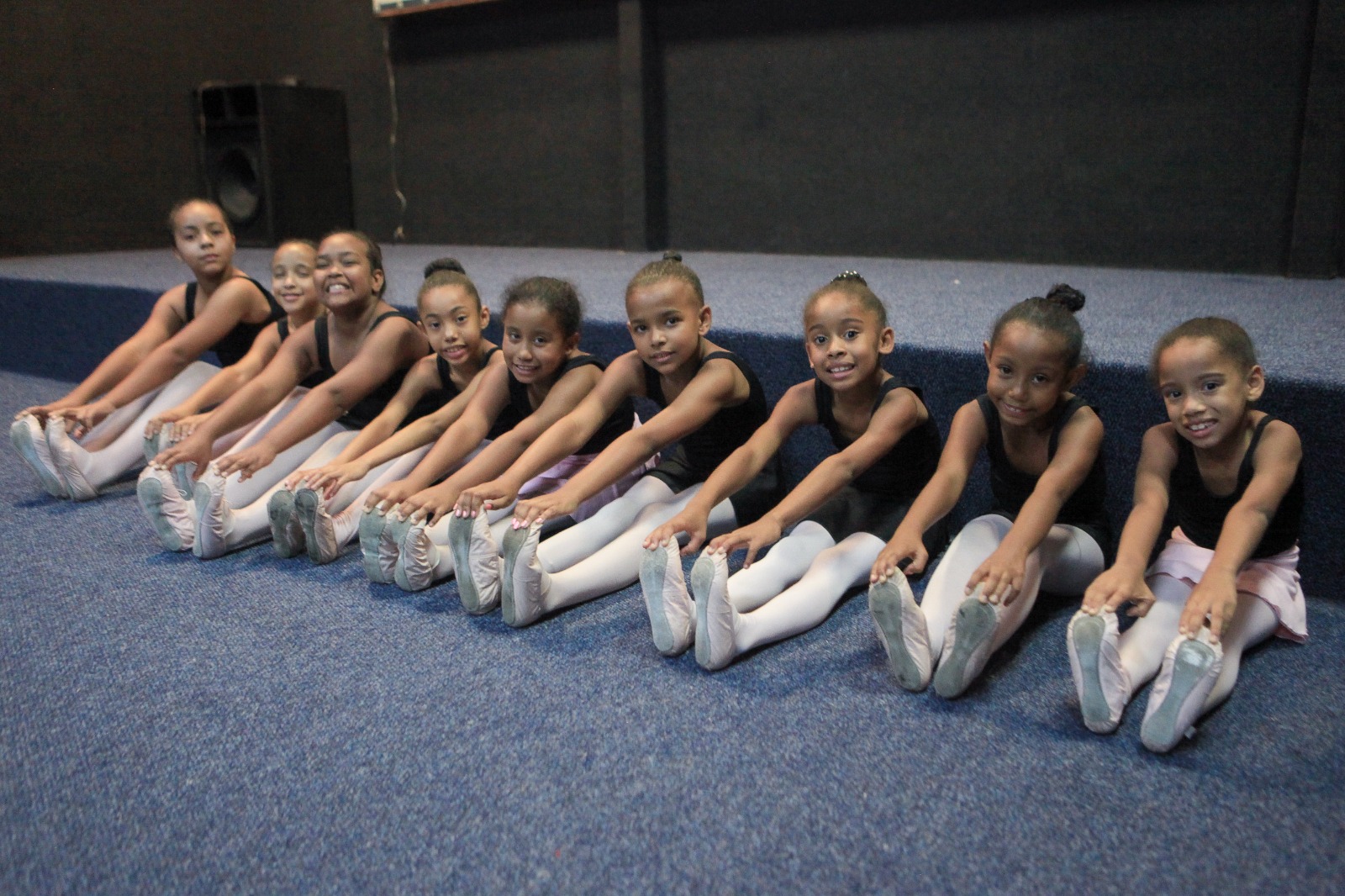 Projeto Social Estrela em Ação Promove Aulas de Ballet Clássico para  Crianças da Comunidade - Liga-SP